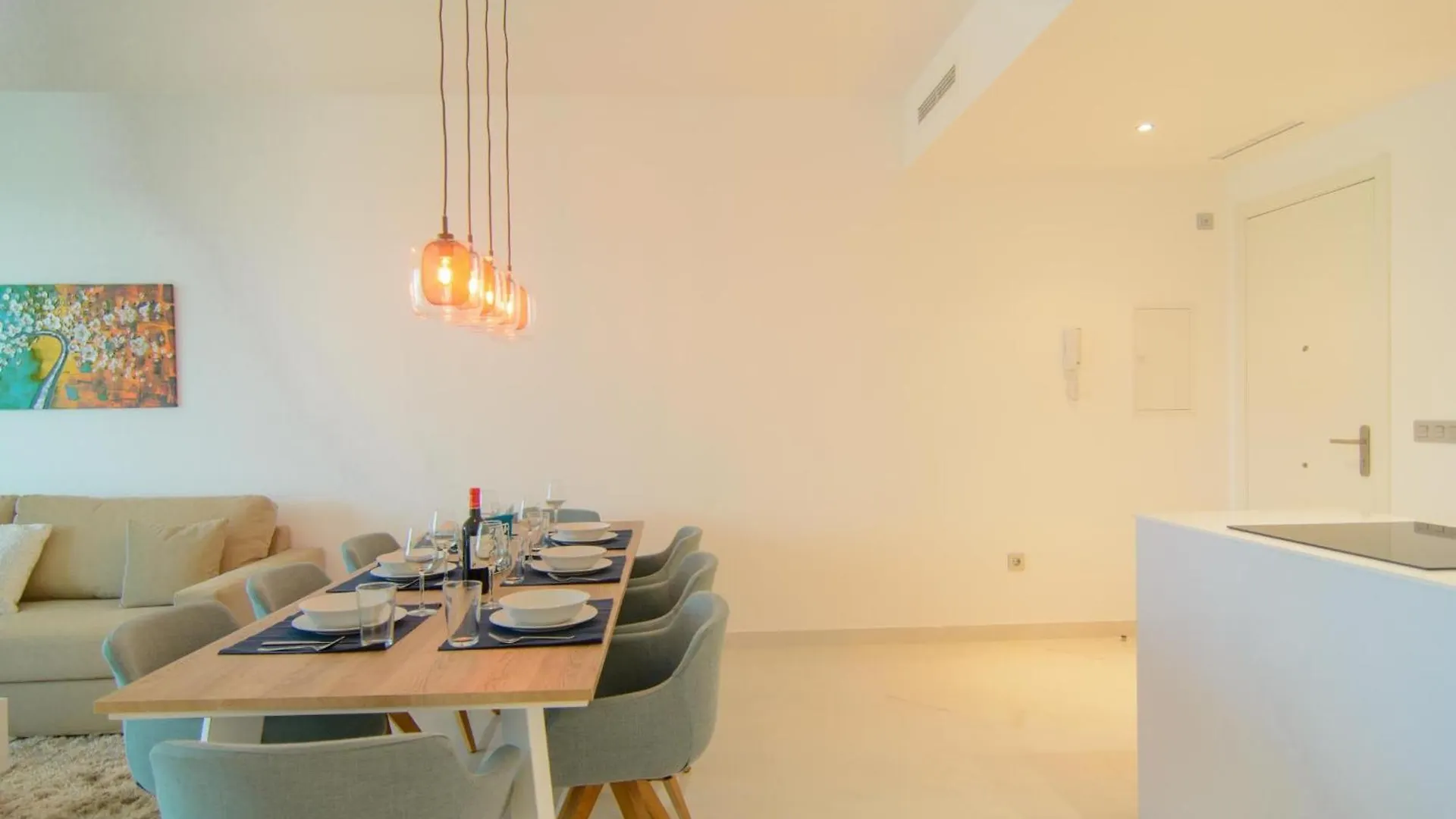 Brand New Apartment In Belaire, Pools, Garden إِستيبونا