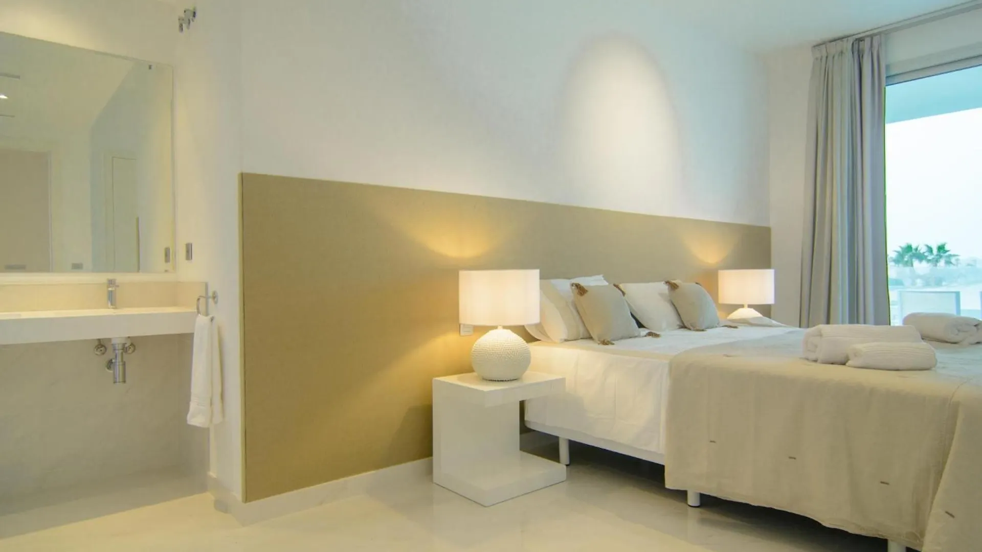 Brand New Apartment In Belaire, Pools, Garden إِستيبونا