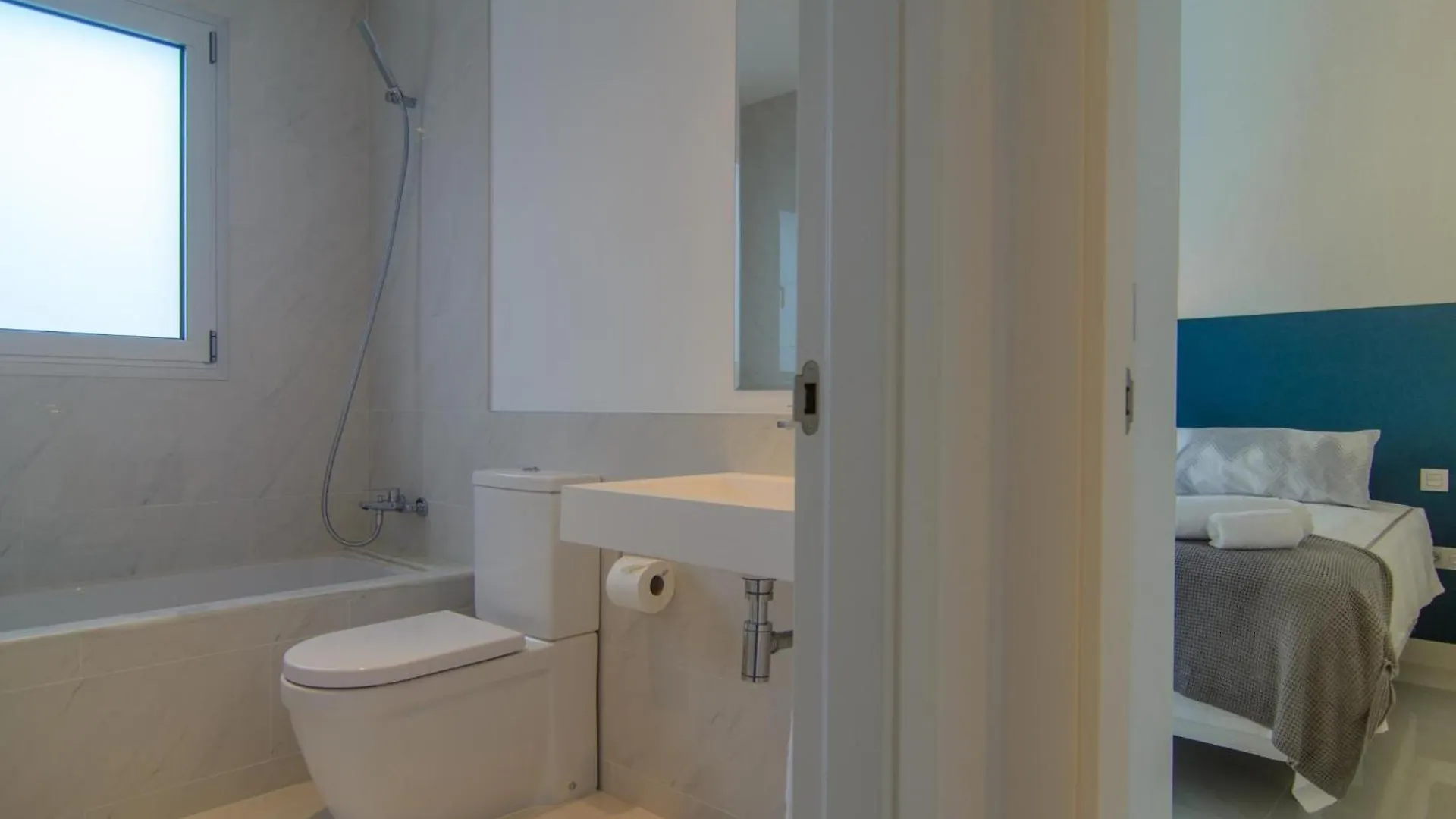 Brand New Apartment In Belaire, Pools, Garden إِستيبونا